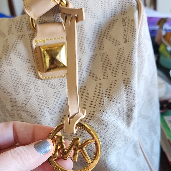 Michael Kors Beige Monogram Tote Bag - Picture 4 of 9